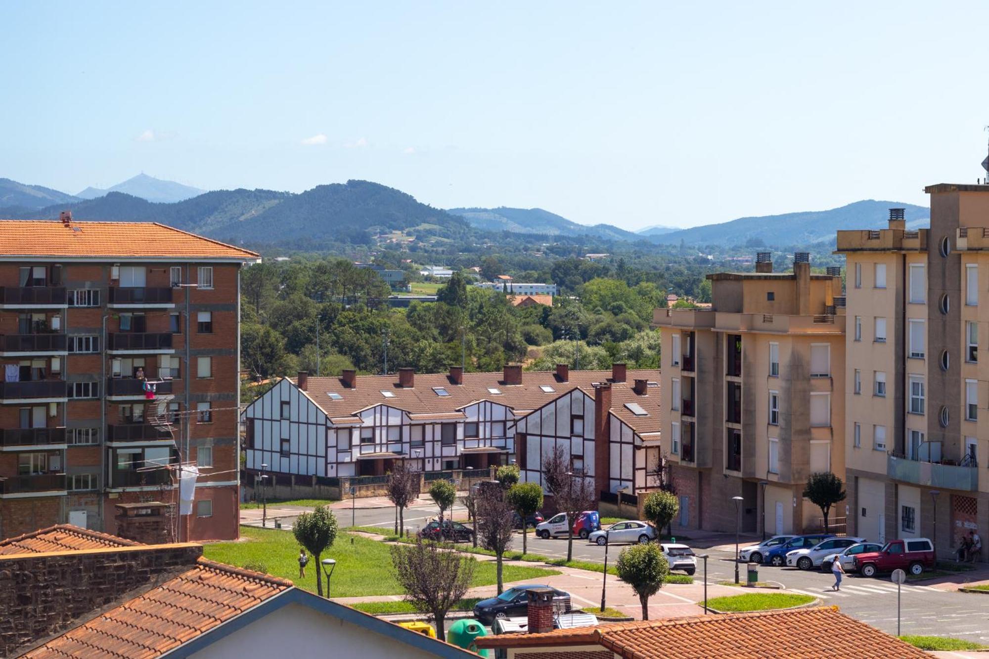 Bilbao Airport By Aston Rentals Derio Εξωτερικό φωτογραφία